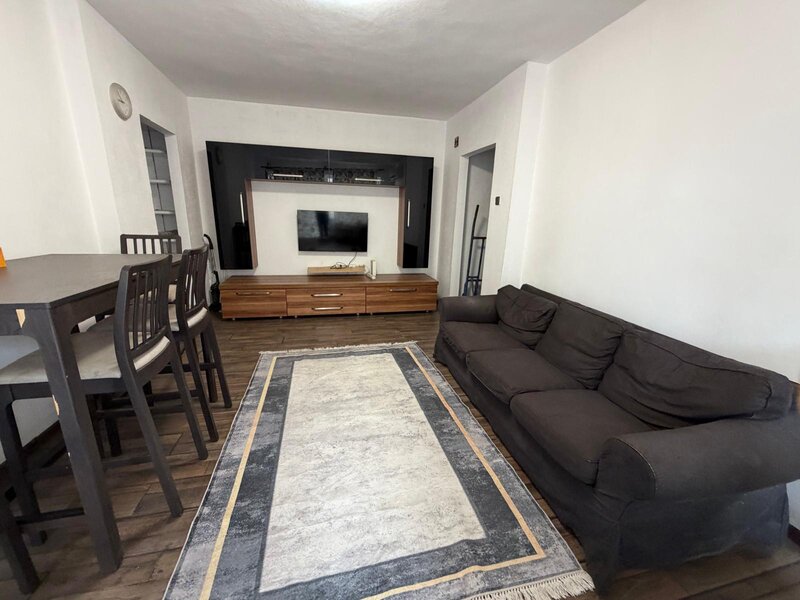 Piata Romana - Coloane - Magheru - 1 minut metrou